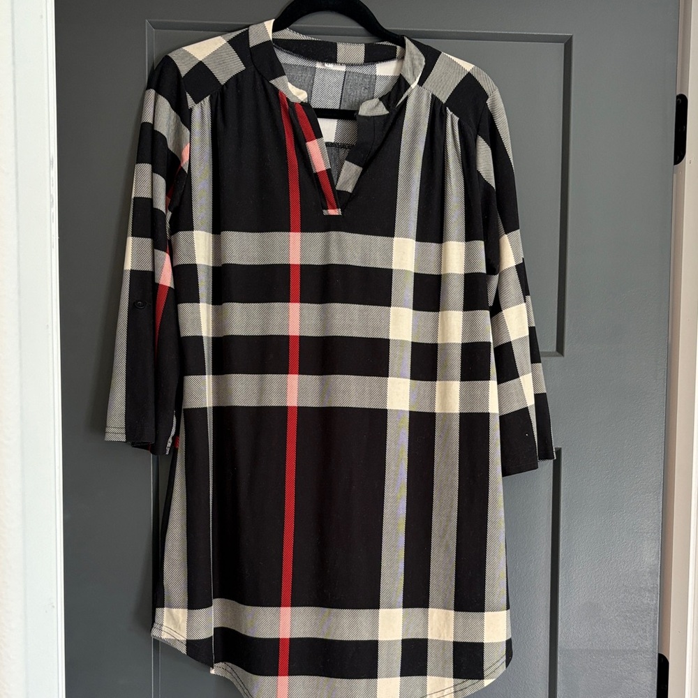 Elegant Black and Red Plaid Women's Tunic